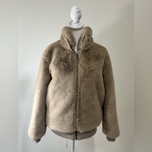 NWT XS Camel 🐪 Faux Fur Bomber Jacket - Picture 2 of 8